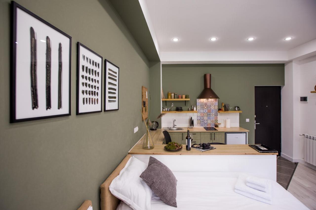 Hotelise I Bells-Of-Ireland Apartment เยเรวาน ภายนอก รูปภาพ