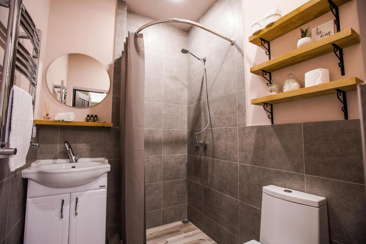 Hotelise I Bells-Of-Ireland Apartment เยเรวาน ภายนอก รูปภาพ