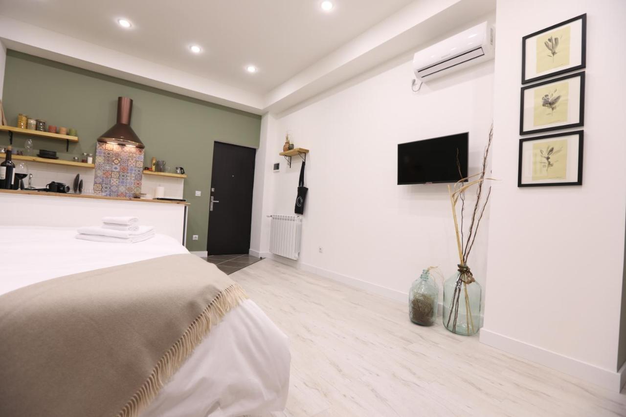 Hotelise I Bells-Of-Ireland Apartment เยเรวาน ภายนอก รูปภาพ