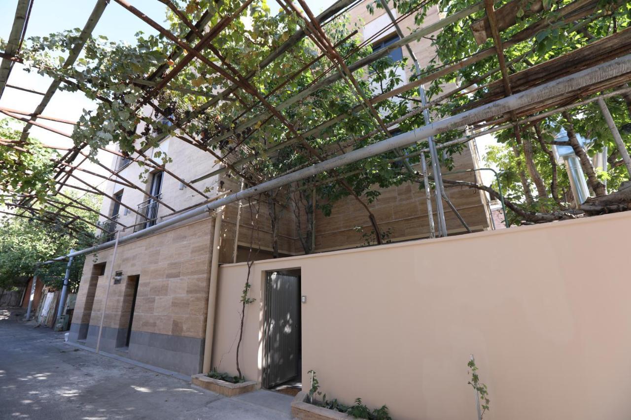 Hotelise I Bells-Of-Ireland Apartment เยเรวาน ภายนอก รูปภาพ