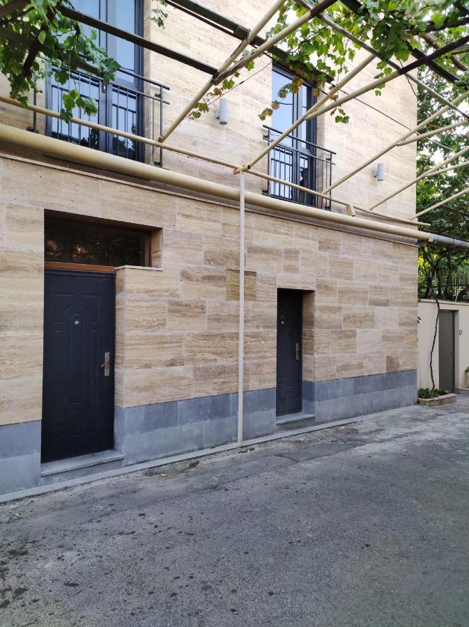 Hotelise I Bells-Of-Ireland Apartment เยเรวาน ภายนอก รูปภาพ