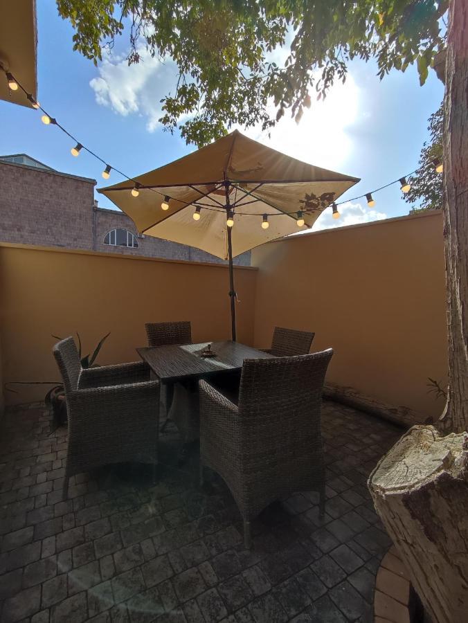 Hotelise I Bells-Of-Ireland Apartment เยเรวาน ภายนอก รูปภาพ