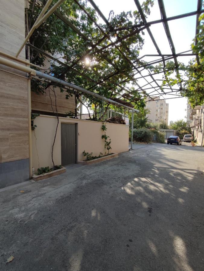Hotelise I Bells-Of-Ireland Apartment เยเรวาน ภายนอก รูปภาพ