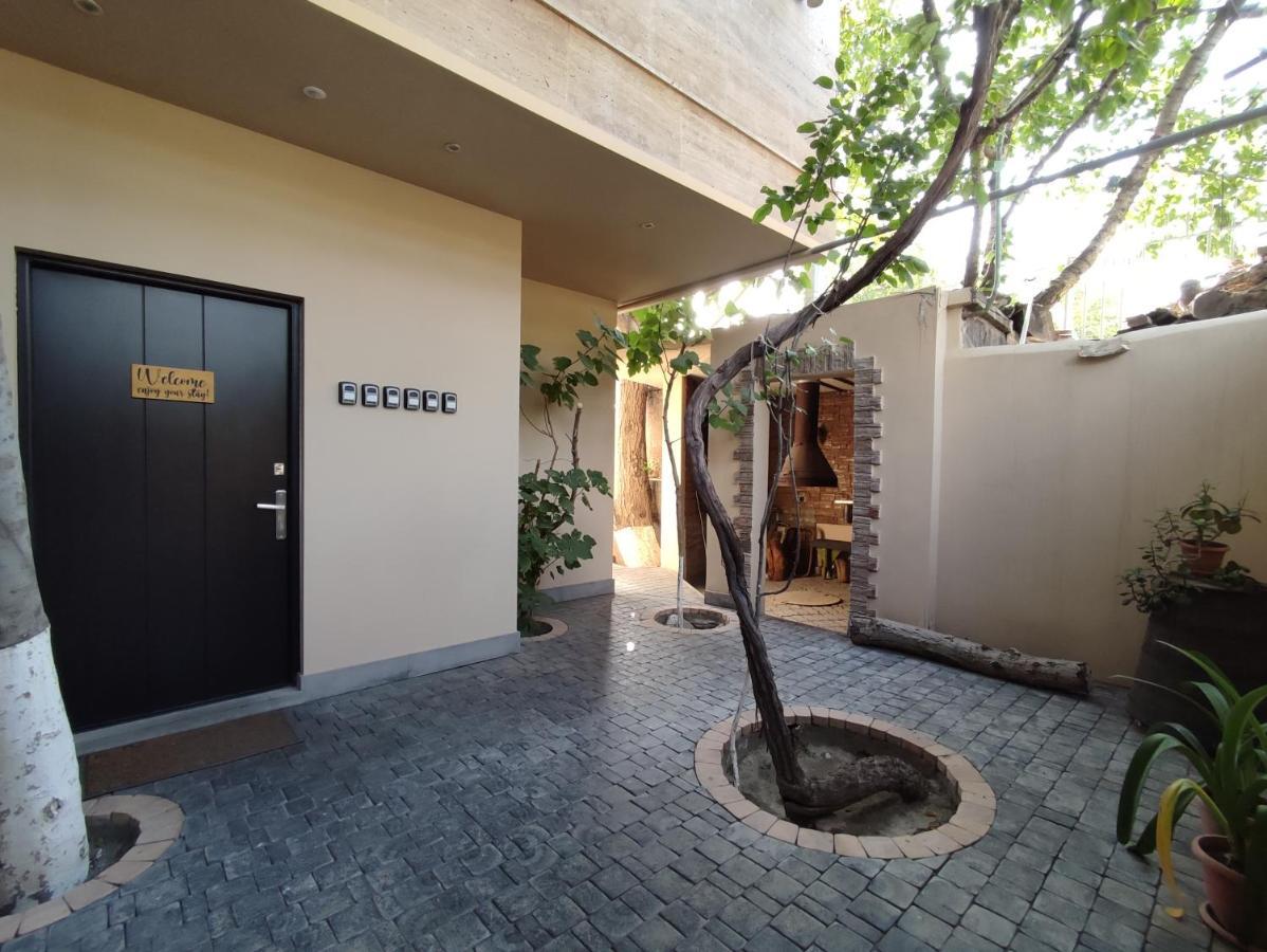 Hotelise I Bells-Of-Ireland Apartment เยเรวาน ภายนอก รูปภาพ